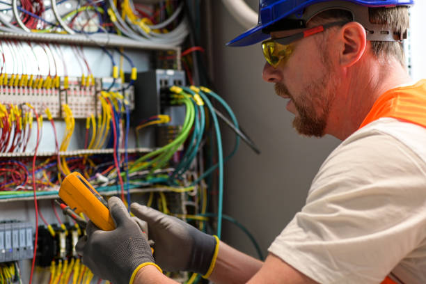 Best Licensed Electrician  in Parkville, MO